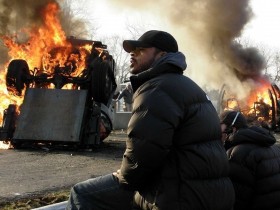 挑战高智商:《守法公民》下载与在线观看